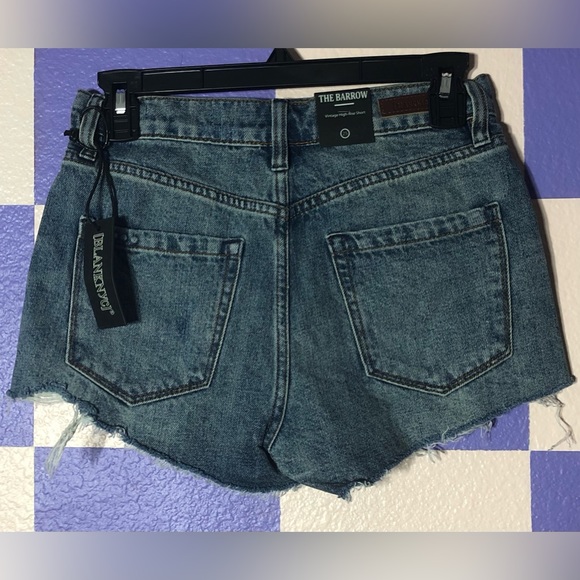 NWT Blank NYC The Barrow High Rise Vintage Shorts in Top Notch Blue - Size 25 - Picture 3 of 6